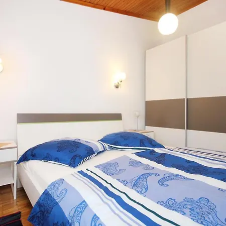 10181b Apartment Lovište